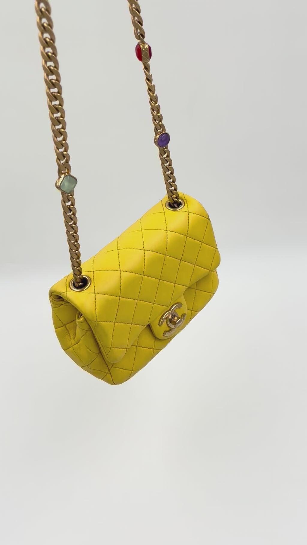 Pre-owned Chanel Yellow Leather Matelassé Handbag with Gem-Toned Charm Chain - Authenticated