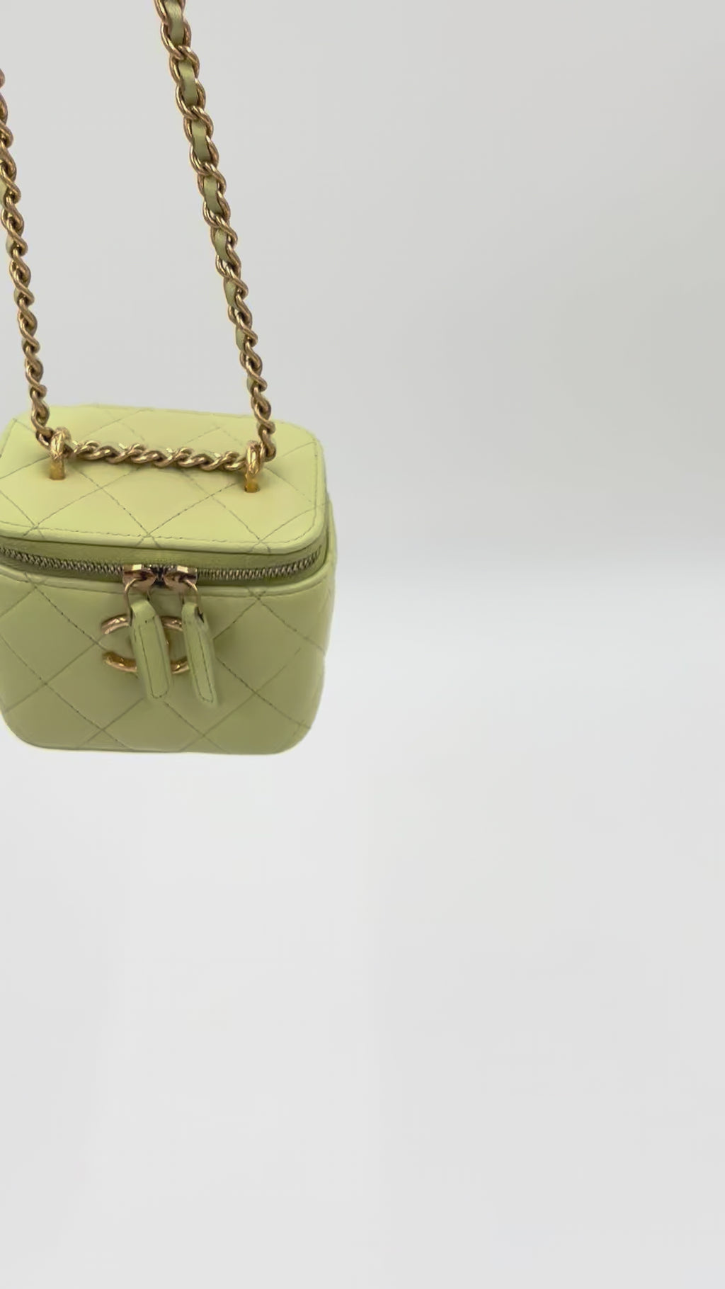 Pre-owned Chanel Lambskin Quilted CC Mini Vanity Crossbody Bag  Light Green - Authenticated