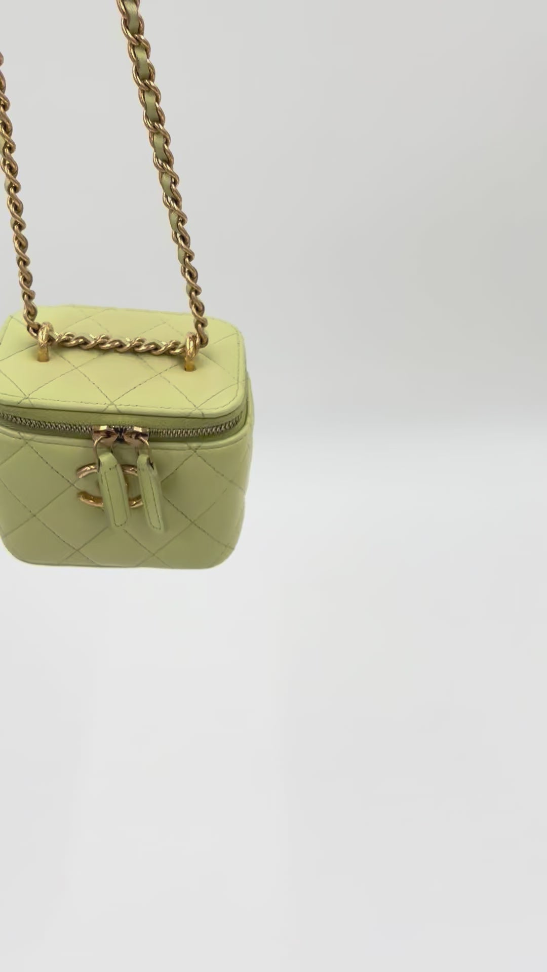 Pre-owned Chanel Lambskin Quilted CC Mini Vanity Crossbody Bag  Light Green - Authenticated